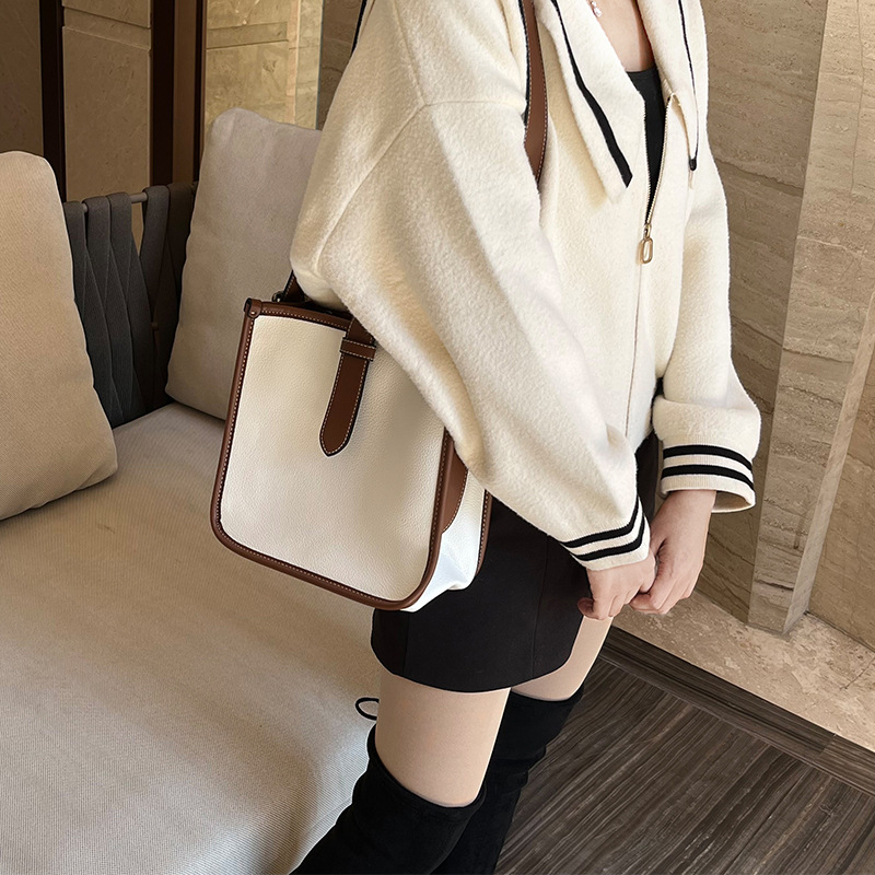 French niche large capacity bucket bag Temperament commuting crossbody shoulder bag from Guangzhou manufacturer