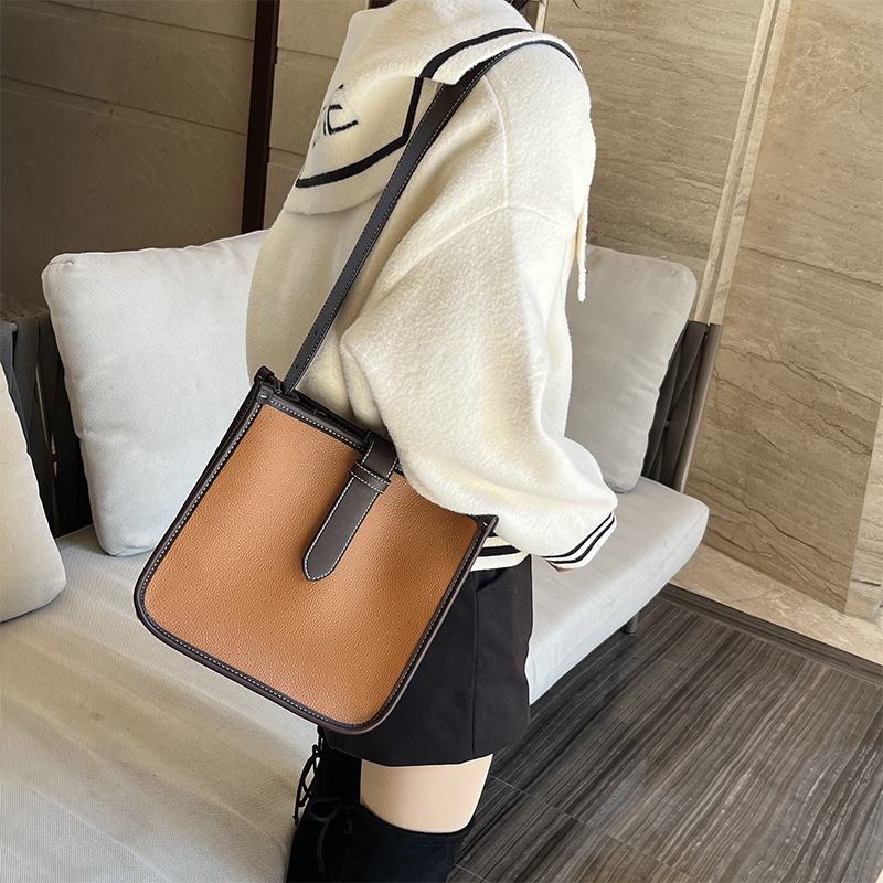 French niche large capacity bucket bag Temperament commuting crossbody shoulder bag from Guangzhou manufacturer