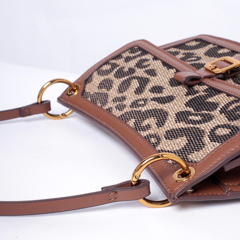 Customized leopard print women's bag by the manufacturer, fashionable autumn and winter leather single shoulder small square bag, women's crossbody bag