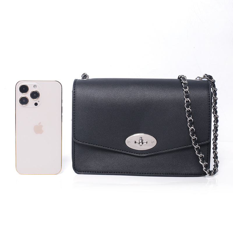 Customized by the manufacturer Fashionable and trendy shoulder bag 2022New minimalist and versatile small square bag chain bag