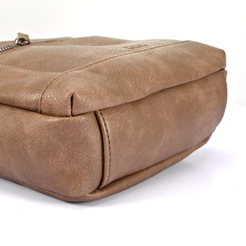 New men's minimalist crossbody small square bag for business commuting, single shoulder crossbody men's bag